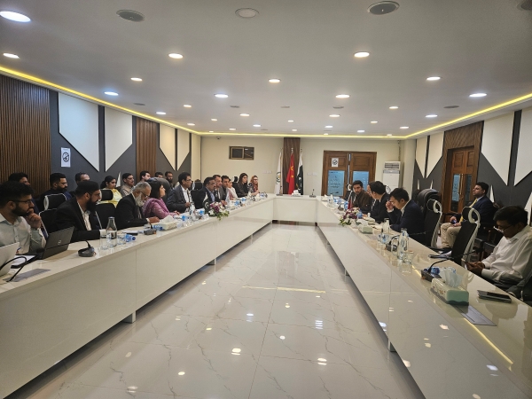 會見教育部部長和職業教育委員會主席 (2) 會見教育部部長和職業教育委員會主席 (2)